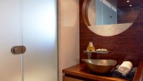 NORTHLANDER -  Twin Cabin Bath